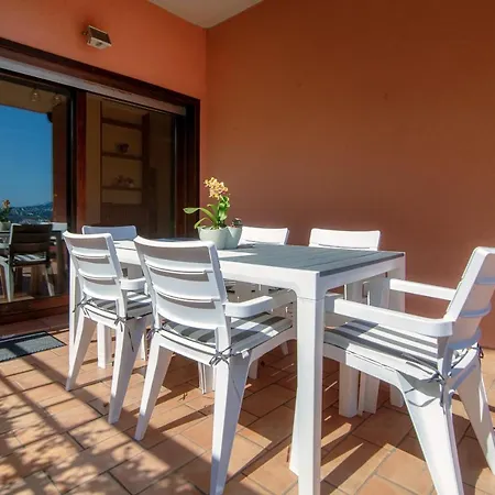 Apartment Joivy Sofia Como